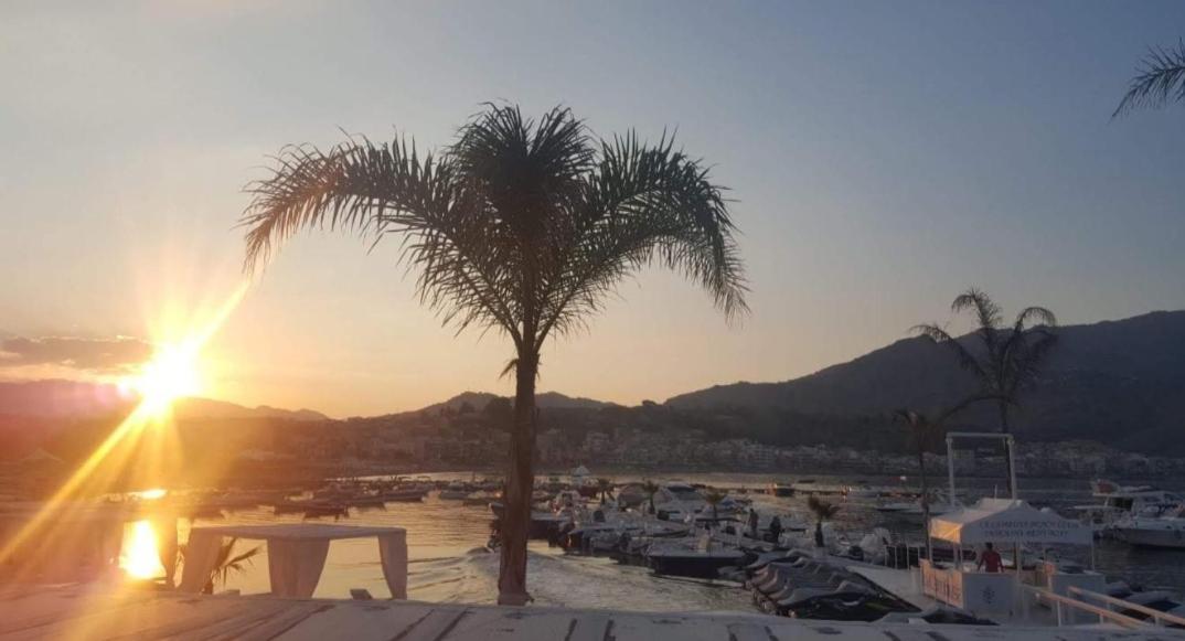 Apartmán Janeta Panoramic Loft Giardini Naxos Exteriér fotografie